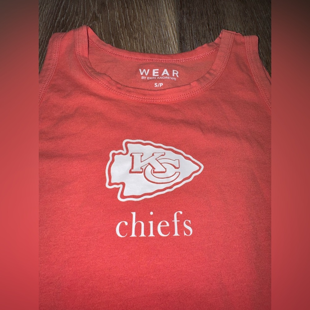 NWT WEAR by Erin Andrews Gracie Hunt Red Kansas City Chiefs Ombre Tank Top Small - Picture 3 of 11